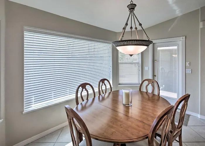 Putting And Bbq Modern Havasu Oasis! Holiday home
